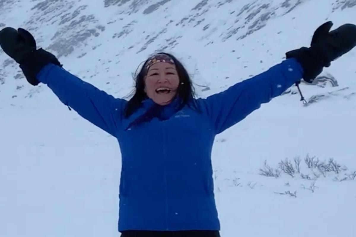 Qupanuk Olsen, también conocido como Q, el influencer que se involucra en la política frente a los deseos de Trump