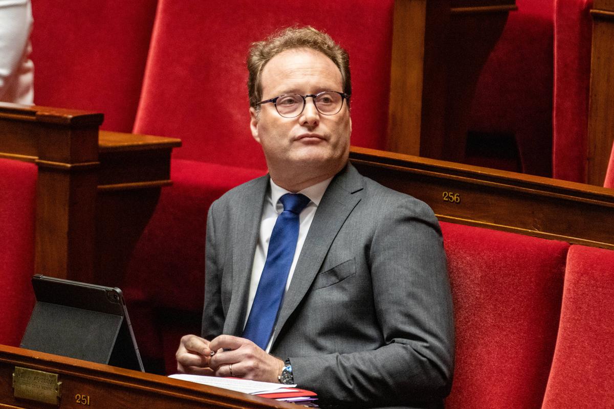 Entre Macronie, LFI y RN, una alianza de circunstancias para adoptar la reforma