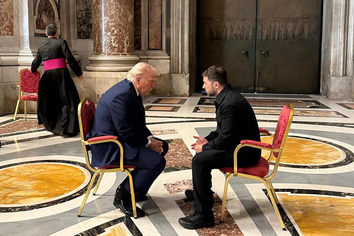 Reunión de Trump-Zelensky en el Vaticano: muy breve según ucranianos, muy productivo según los estadounidenses