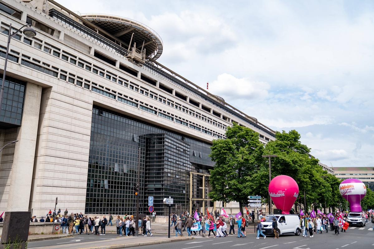 Baja movilización de funcionarios públicos preocupados por los nuevos recortes presupuestarios