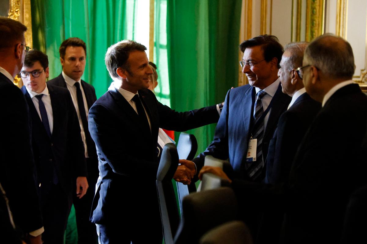 La traición moral, económica y social de Emmanuel Macron