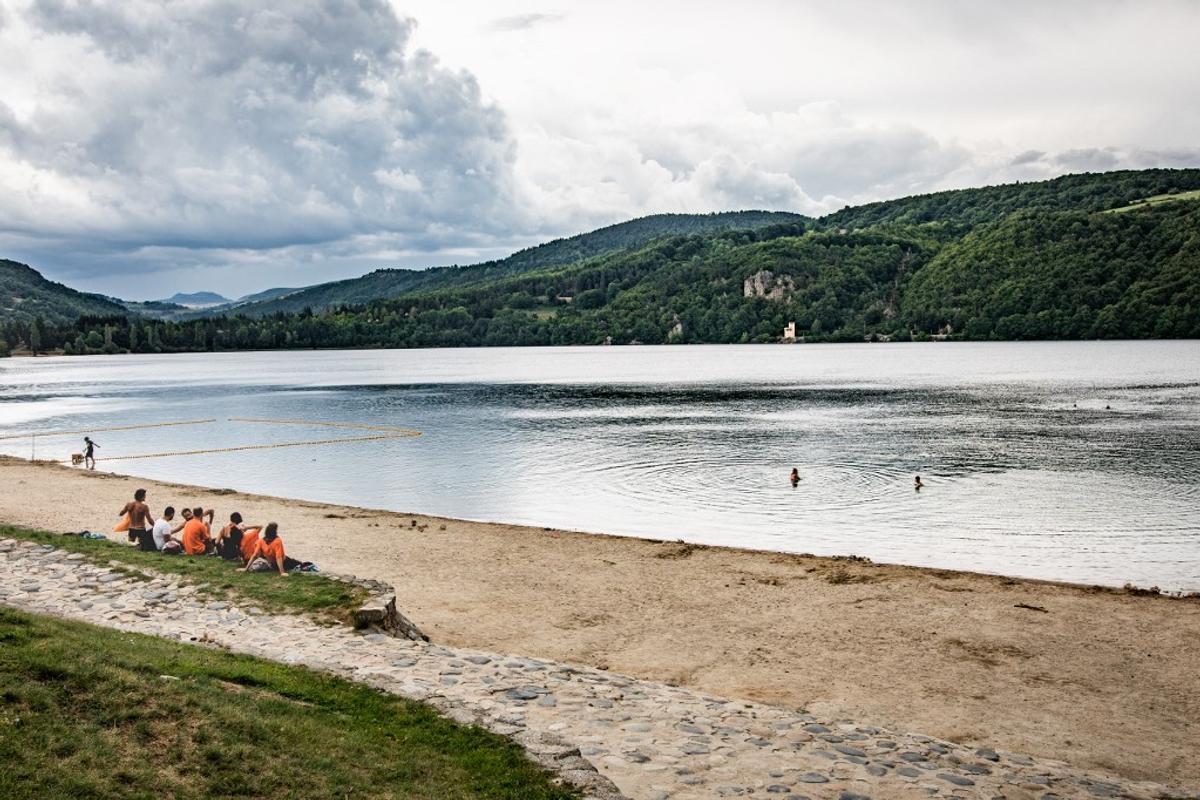 Ocho departamento de alerta de naranja para tormentas e inundaciones