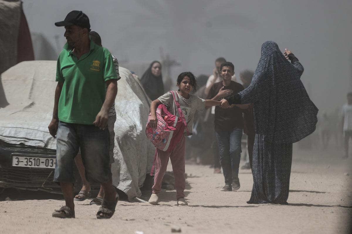 El ejército israelí bomba una torre de construcción en el centro de Gaza-ville