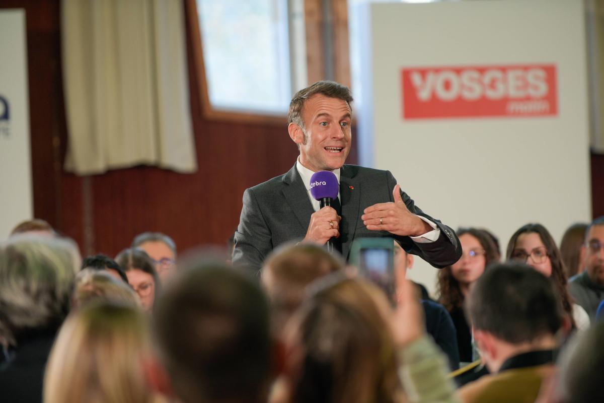 Acciones judiciales contra las “informaciones falsas”, prohibición del móvil en los institutos… Los nuevos anuncios de Macron