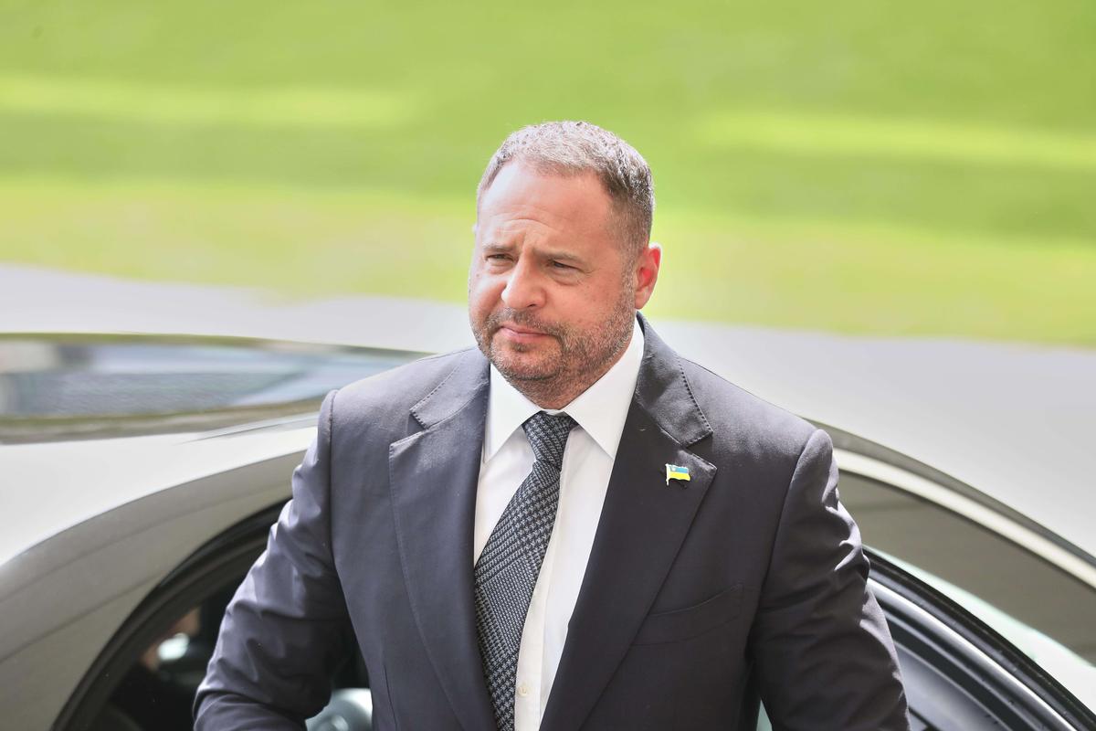 Dimisión del influyente jefe de gabinete de Zelensky, búsquedas anticorrupción… Lo que sabemos