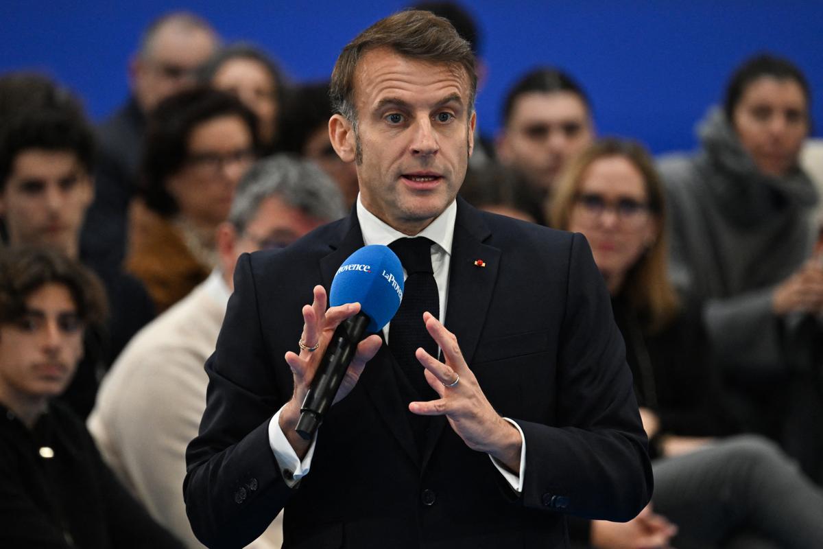 Macron anuncia que la multa fija a los consumidores aumentará hasta los 500 euros