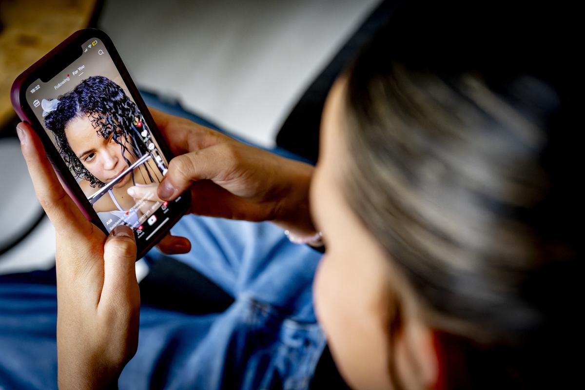 Redes sociales: la prohibición de los niños menores de 15 años en el centro de un proyecto de ley que se debatirá a principios de 2026