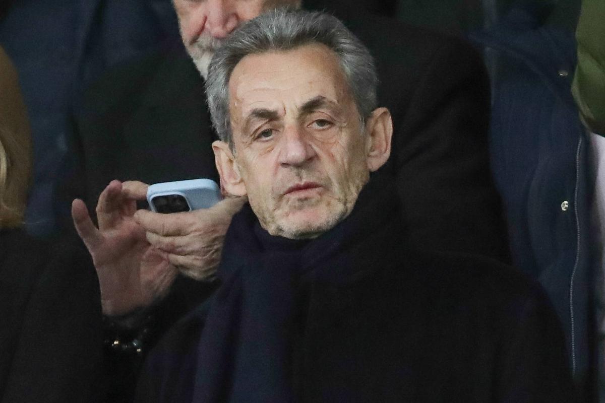 Sarkozy y la fe católica en su “Diario de un prisionero”, una vieja receta