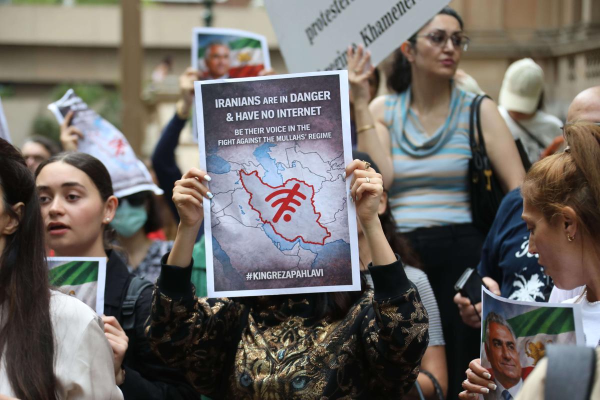 “En Irán, la red de Internet ha sido reconfigurada para que todo el tráfico pase por un único punto de salida, controlado por la Guardia Revolucionaria”