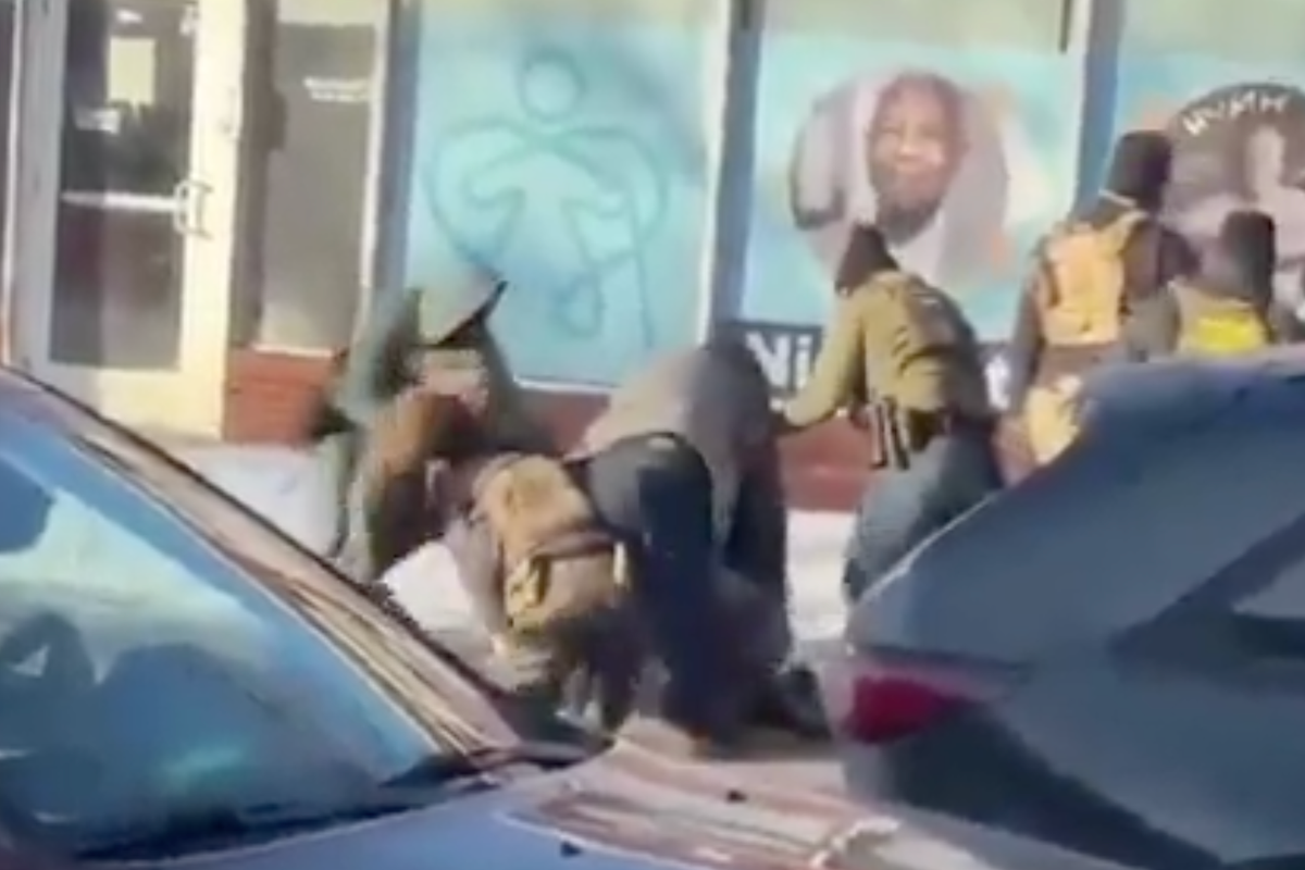 Lo que sabemos sobre este nuevo drama que involucra a la policía de inmigración.