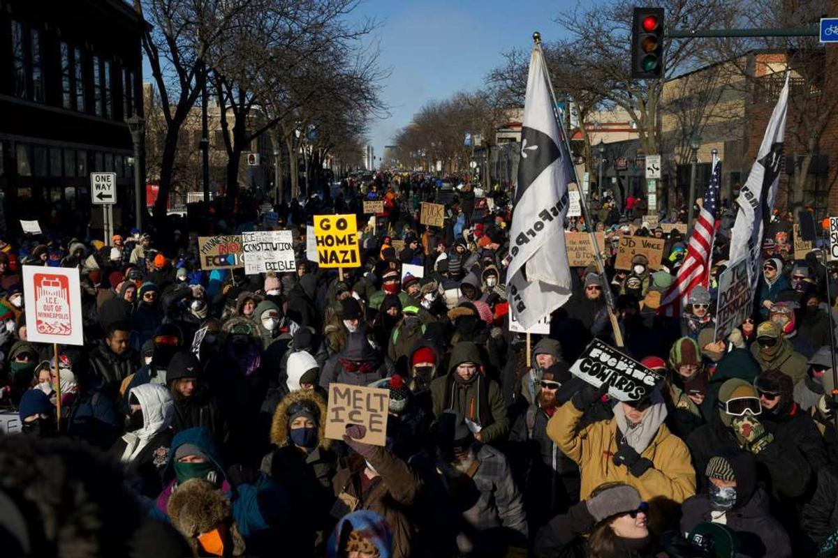 Nuevas protestas desde Minneapolis hasta Nueva York tras la muerte de un segundo estadounidense baleado por agentes federales