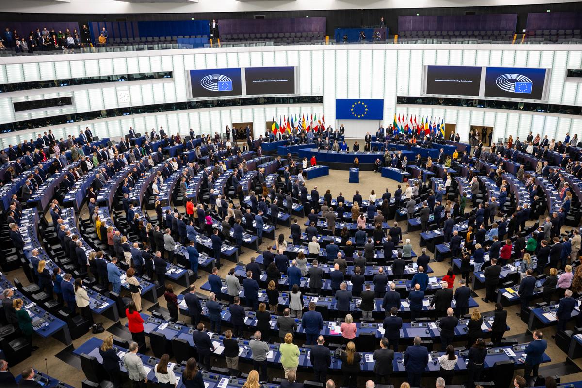 Endurecimiento de la política migratoria de la UE: el Parlamento Europeo adopta definitivamente dos textos clave