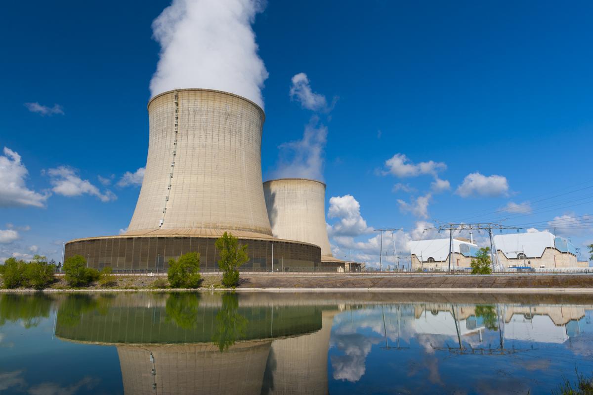 Lo que contiene la ley de programación energética, más para la nuclear, menos para las renovables