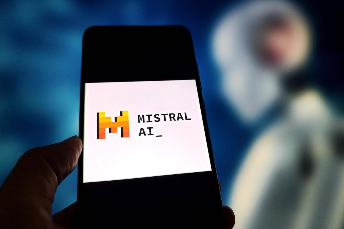 “Mistral AI debe compensar a los autores y editores franceses que ha pirateado”