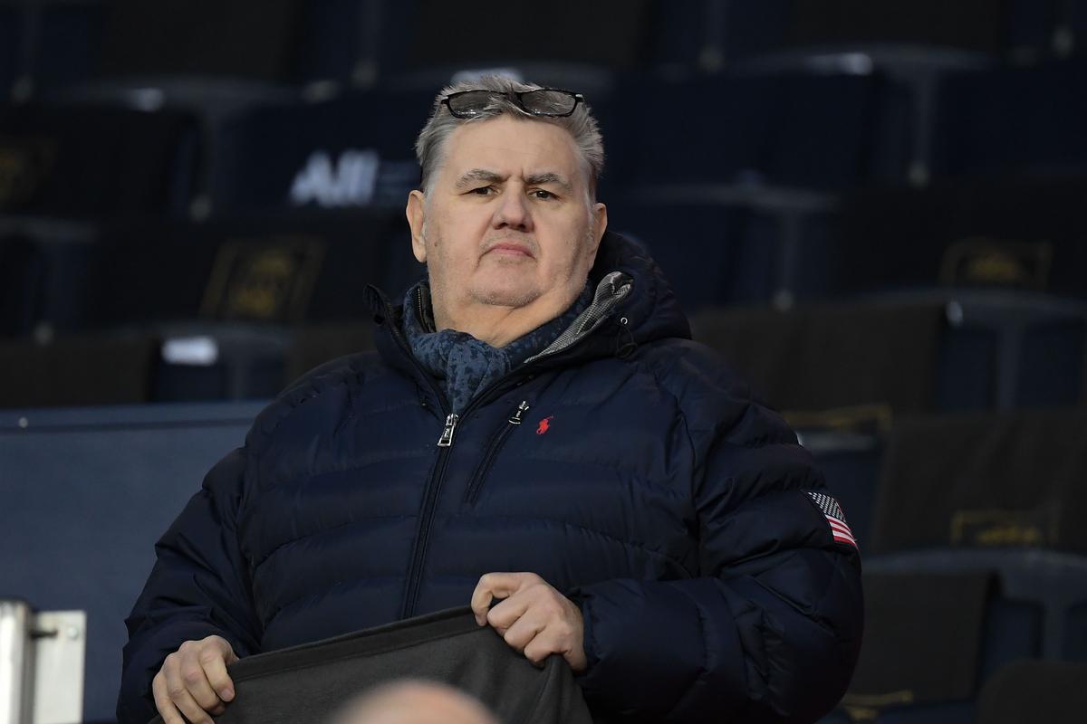 Pierre Ménès acusado de “agresión sexual” durante el partido PSG-Nantes, se abre una investigación