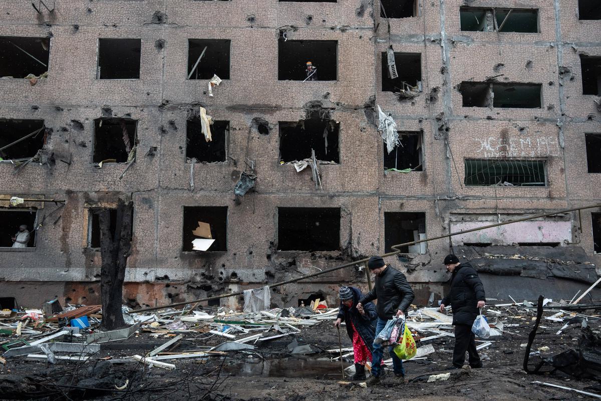 Al menos ocho muertos en ataques rusos, incluido uno en un tren