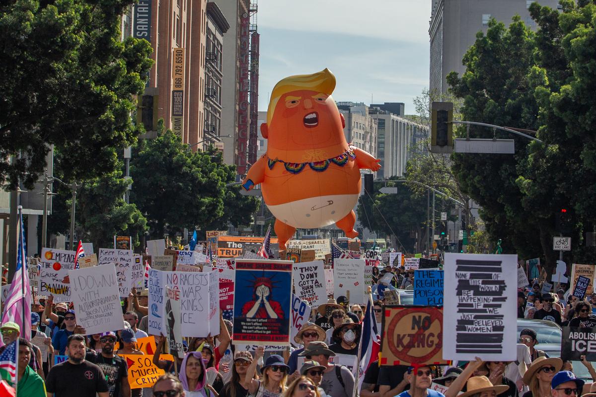 En Estados Unidos, millones de manifestantes protestan contra Trump.