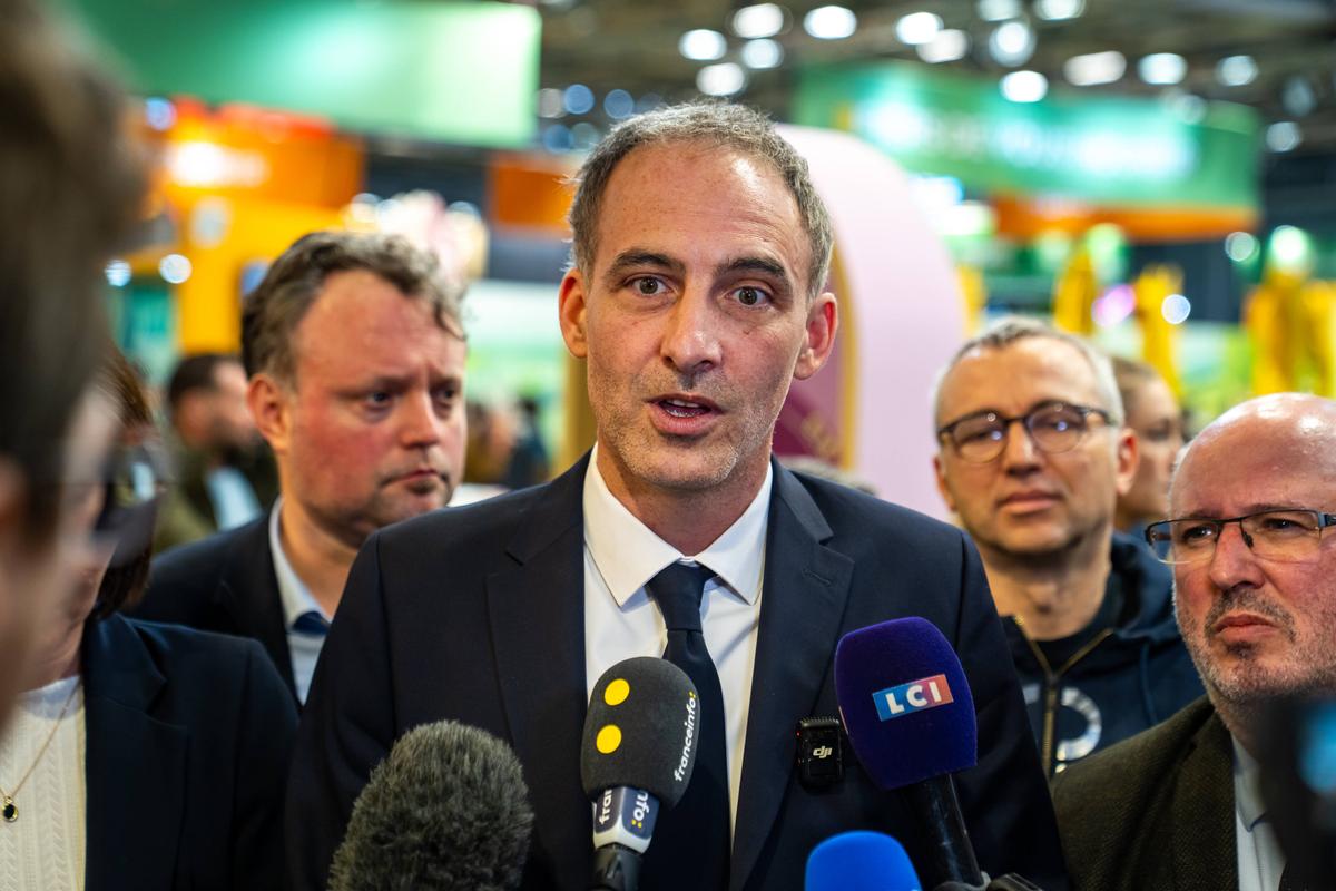 Place publique reafirma que no hará ninguna alianza con LFI y anuncia suspensiones