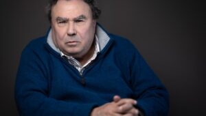 “La derecha republicana francesa ha roto con la visión gaullista de una Argelia independiente”