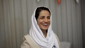 Lo que sabemos sobre la detención en Irán de Nasrin Sotoudeh, abogada y ex premio Sájarov