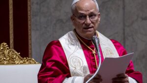 Trump ataca violentamente al Papa León XIV que llamó a la paz