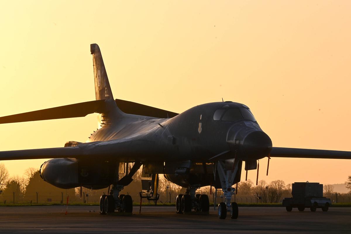 Trump critica a París por haber cerrado su espacio aéreo a los aviones estadounidenses, Francia se muestra escéptica