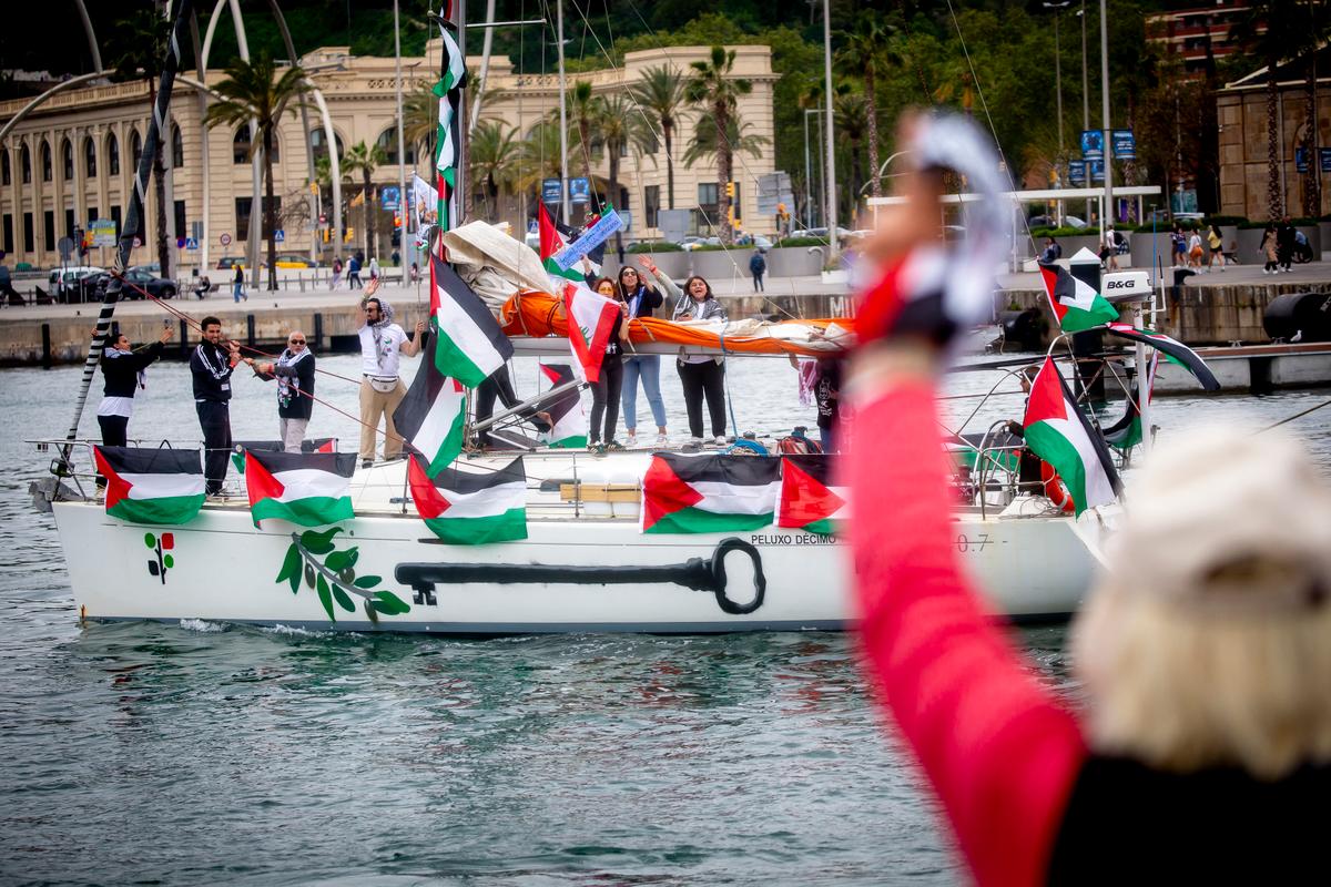 Una nueva flotilla sale de España para llegar al enclave palestino