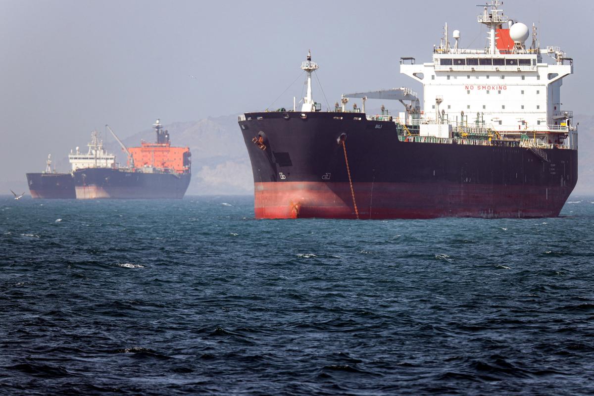 CMA CGM confirma que uno de sus portacontenedores fue impactado en el Estrecho de Ormuz: lo que sabemos