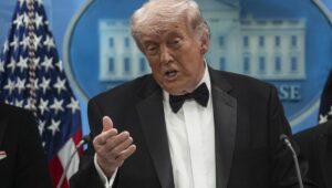 Donald Trump evacuado tras tiroteo en la Gala anual de Corresponsales de la Casa Blanca: lo que sabemos