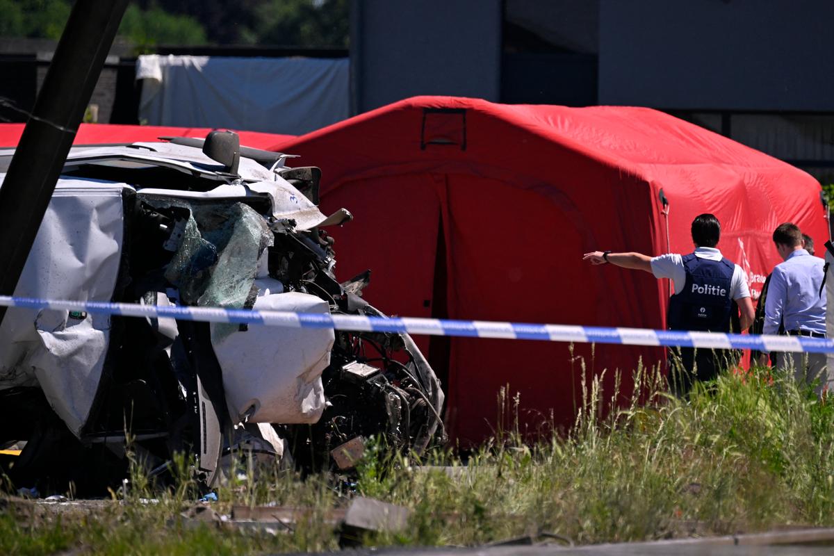 En Bélgica, un tren atropella a un autobús escolar y deja cuatro muertos, entre ellos dos niños: lo que sabemos