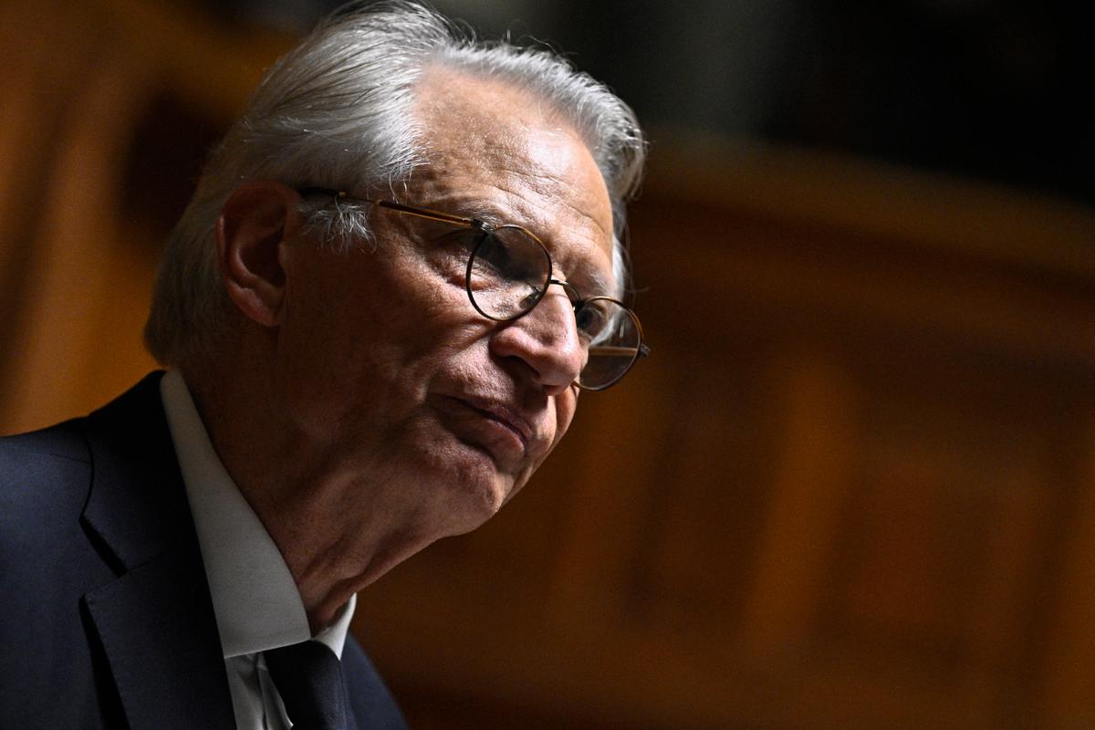 Estatuillas valoradas en decenas de miles de euros, intermediario… Lo que sabemos sobre los obsequios recibidos por Dominique de Villepin