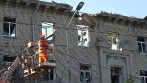 Kiev acusa a Moscú de violar su alto el fuego unilateral con “108 drones y 3 misiles”