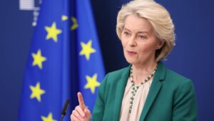 La Comisión Europea debe dejar de rehuir a los gigantes digitales.