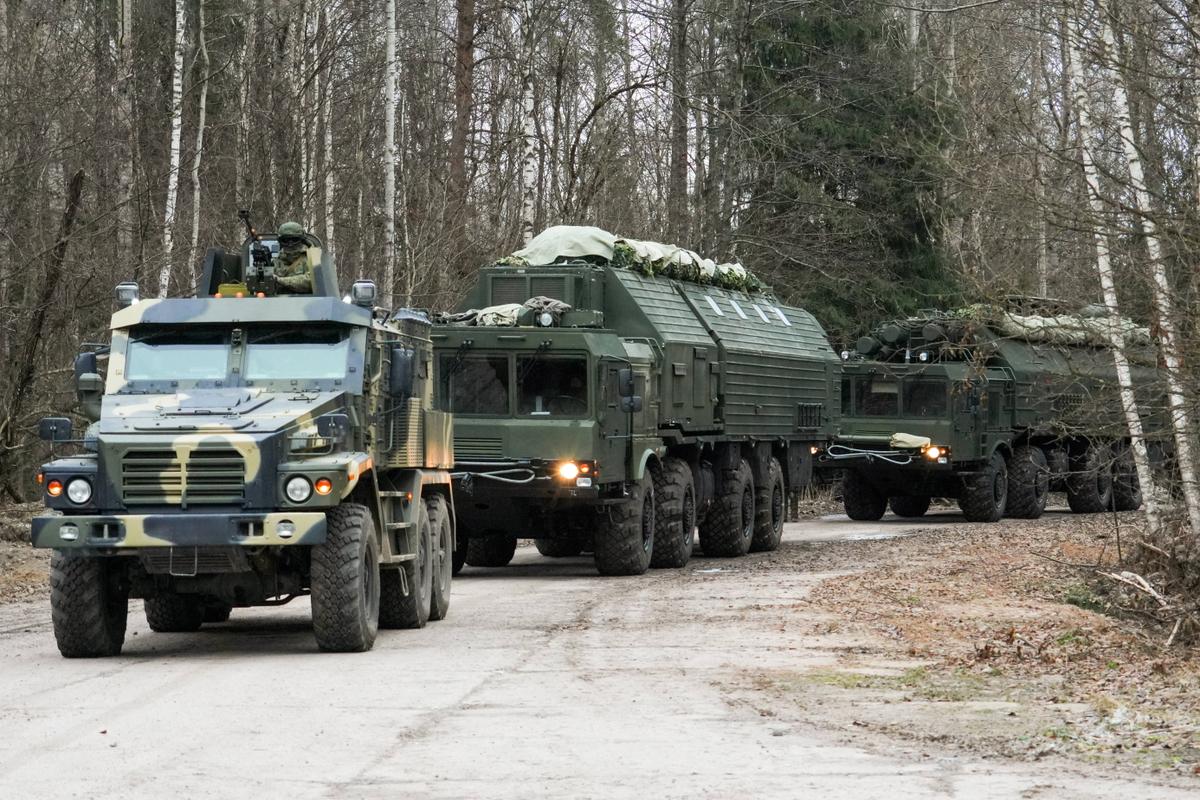 ¿Qué sabemos sobre el misil con capacidad nuclear “Orechnik” utilizado por Rusia en Ucrania anoche?
