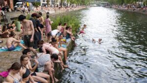 35 departamentos en alerta roja, 845 escuelas y colegios cerrados el lunes, ahogamientos… Actualización sobre la ola de calor