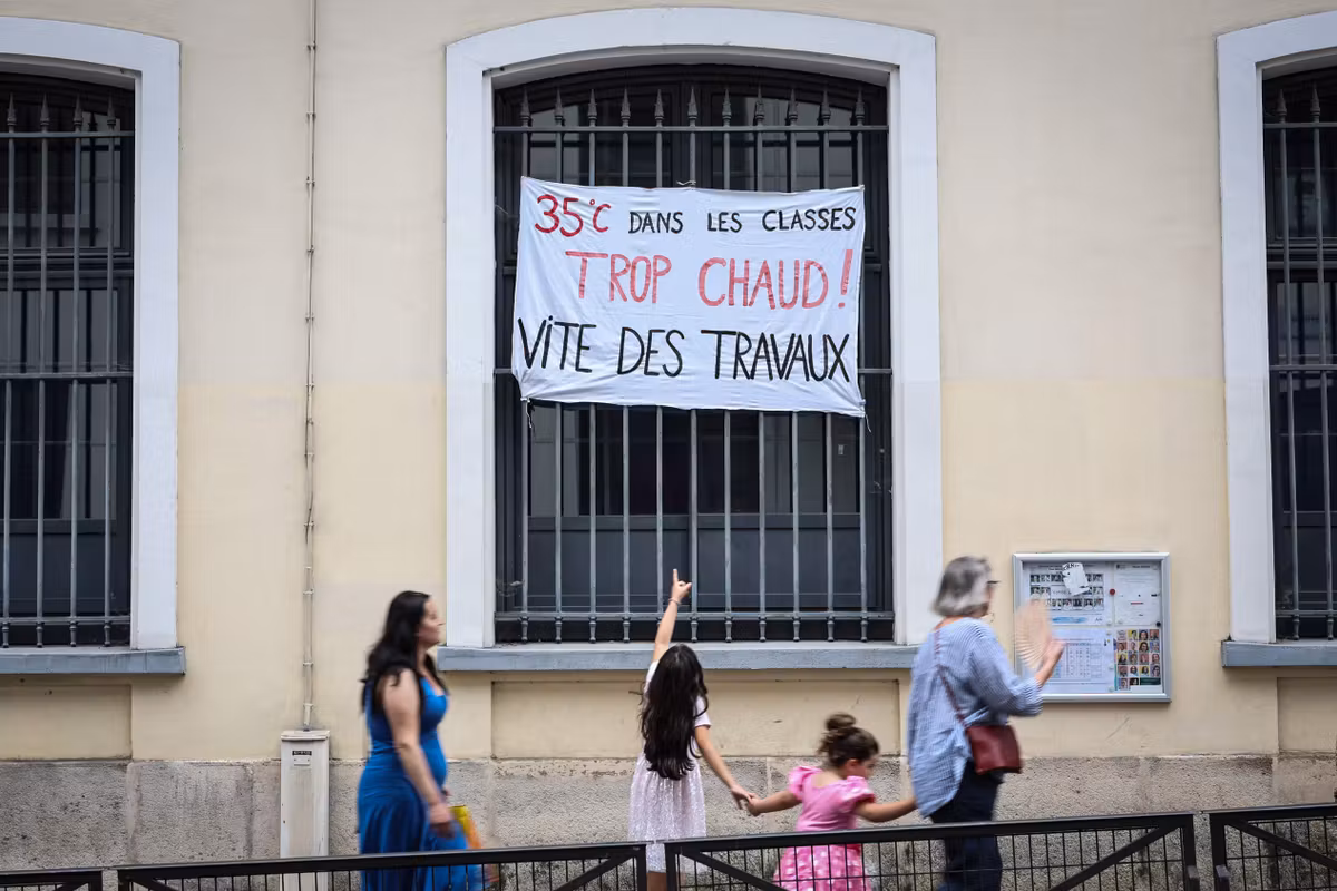 A causa de la ola de calor, 150 escuelas cerraron en Francia