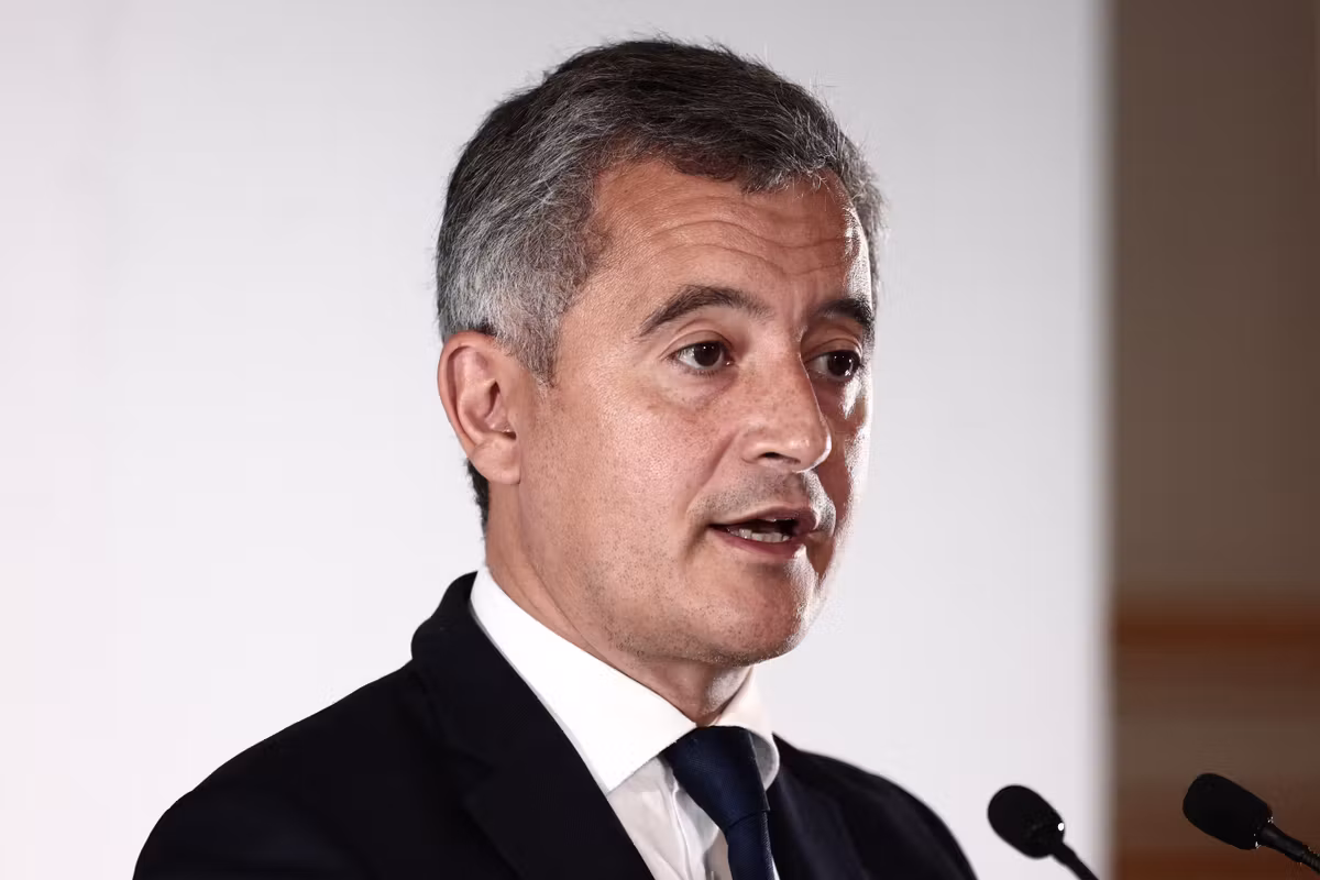 Bajo presión, Darmanin descarta cualquier dimisión y señala “un fracaso que no se debió a (sus) instrucciones”