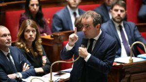 El gobierno propone sus primeras vías políticas para intentar responder al asunto Lyhanna