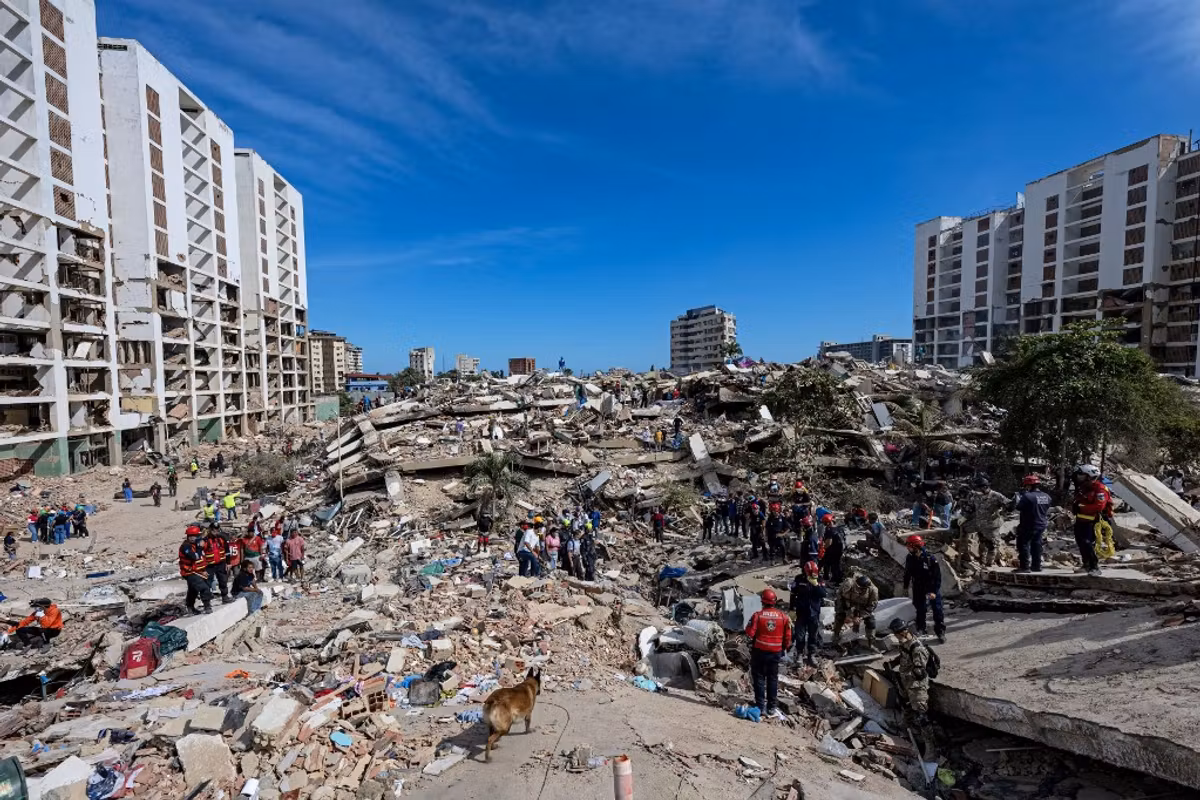 “El olor a cadáveres no nos abandona”: el terremoto en Venezuela relatado por la prensa de habla hispana
