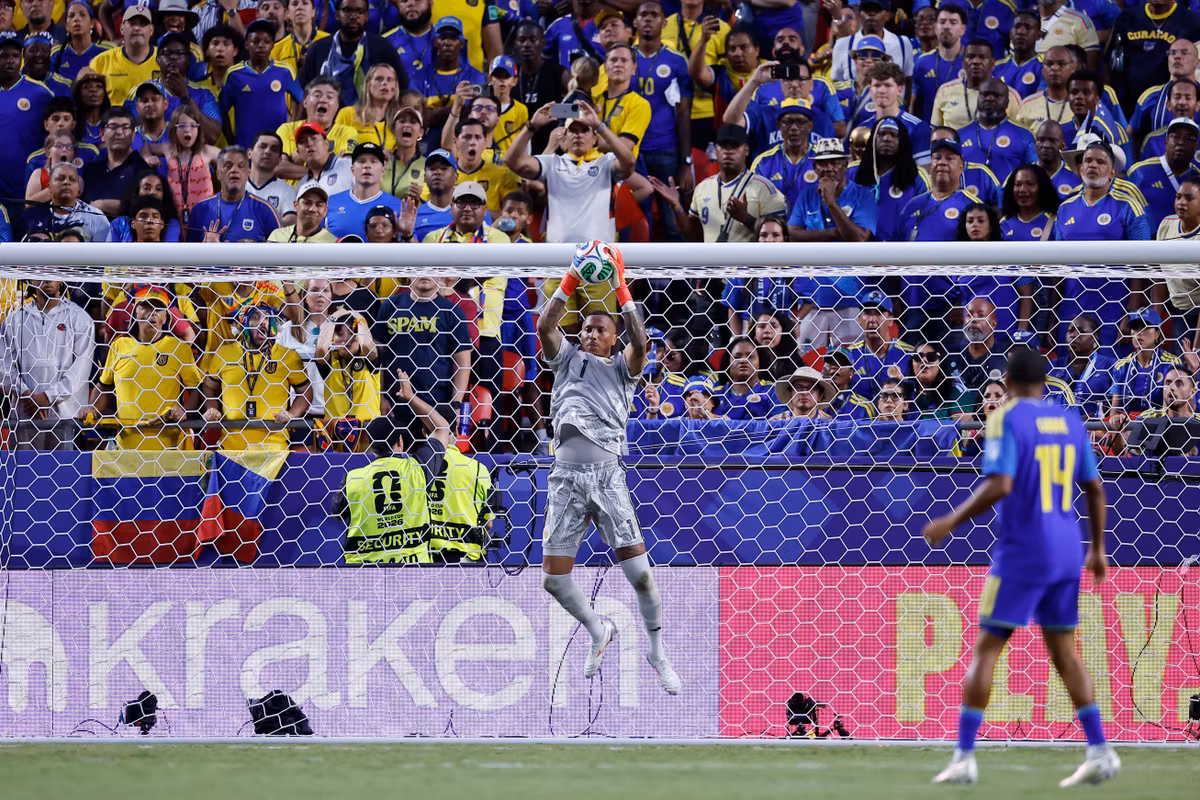 El portero de Curazao hace historia, Gianni Infantino firma la bandera rusa: boletín de la Copa del Mundo de Trump