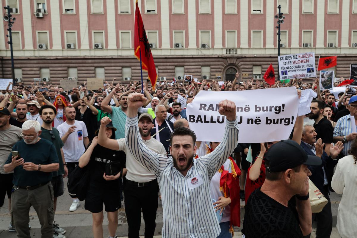 El yerno de Trump causa revuelo en Albania con su proyecto de hotel de lujo