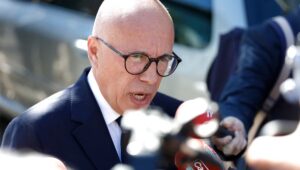 Eric Ciotti acusa al ministro Tabarot de “amenazas premeditadas”: otro episodio más de tensión entre los dos hombres