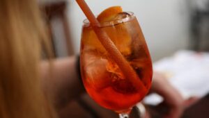 Ola de calor: por qué es mejor evitar el alcohol cuando hace mucho calor