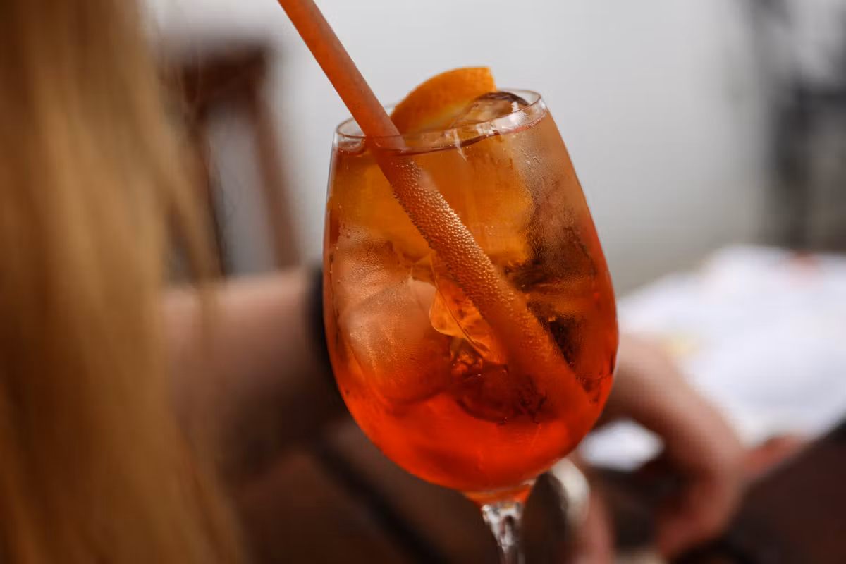Ola de calor: por qué es mejor evitar el alcohol cuando hace mucho calor