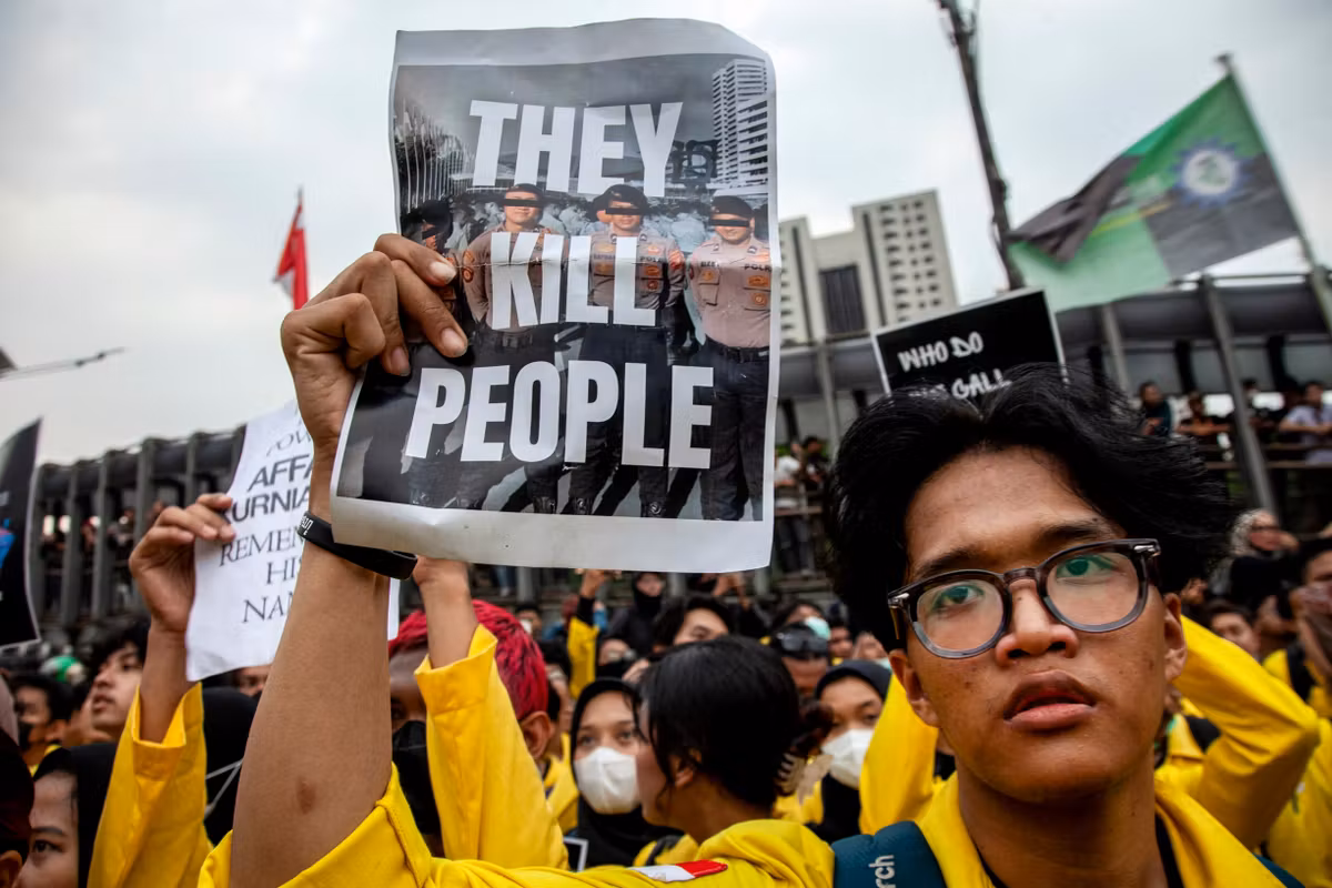 Revelaciones sobre las armas de represión francesas en Indonesia