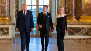 Trump firma el acuerdo Irán-Estados Unidos junto a Macron, Pezeshkian lo rubrica remotamente… Una mirada retrospectiva a la noche en la que sucedió todo
