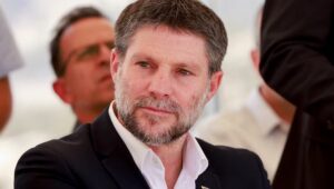¿Por qué se prohíbe la entrada a Francia al ministro israelí Bezalel Smotrich?