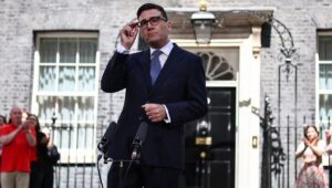 “Andy Burnham es atípico para un político británico”