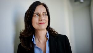 “Cada mujer, cada niño está en riesgo”: Alexandra Geese, la eurodiputada que prohibió la IA que “desnuda”