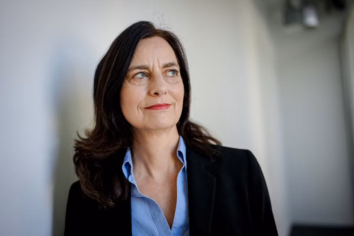 “Cada mujer, cada niño está en riesgo”: Alexandra Geese, la eurodiputada que prohibió la IA que “desnuda”